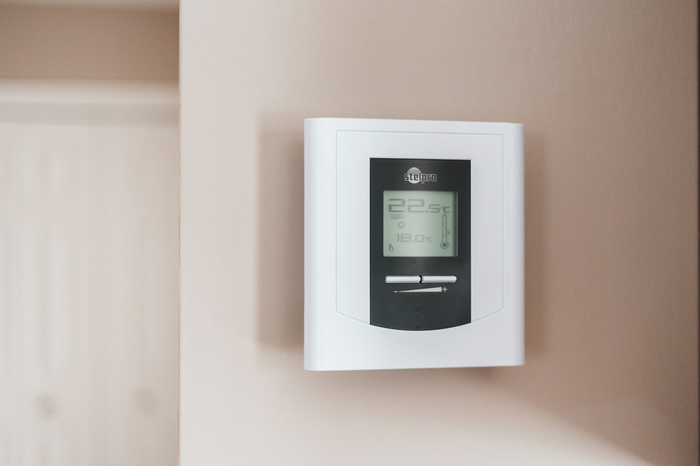 Thermostat - Photo by Erik Mclean on Unsplash